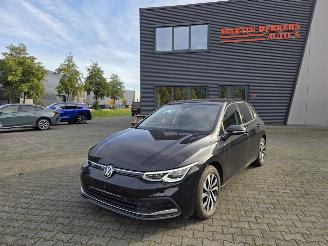 krockskadad bil auto Volkswagen Golf STYLE / NAVI / CAMERA / STOELVERW /20 DKM 2022/3