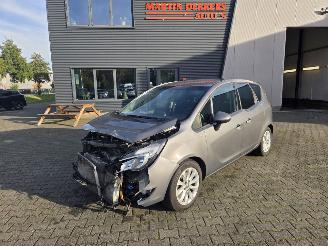 skadebil auto Opel Meriva 1.4-T AUTOM / 52dkm 2015/7