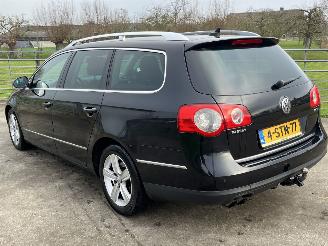 Volkswagen Passat VARIANT 2.0TDi - 125kW Highline - perfect rijdende auto - ingeruild - trekhaak - winterset picture 5