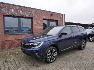 uszkodzony samochody osobowe Renault Espace VI Iconic E-Tech Hybrid Pane Leer 7 persoons 2023/12