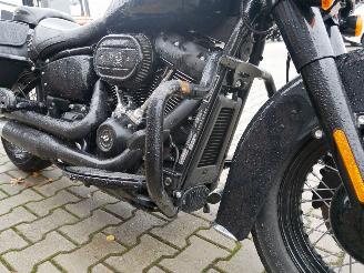 Harley-Davidson Heritage CLASSIC 114 picture 6