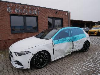 Schadeauto Mercedes A-klasse A 180 D AMG ALCANTARA LED PANORAMADAK 2019/7