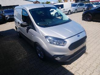 Ford Transit Courier Van  picture 2
