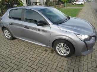 Peugeot 208 1.2 Puretech  34.200km!! Start&Stop Airco CruiseControl...... picture 4