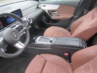 Mercedes Cla-klasse CLA 220d AUT. 9.772KM!!  AMG-LINE  NightPack HalfLeer Navi Panorama/SchuifDak Camera StoelVerwarming... picture 17