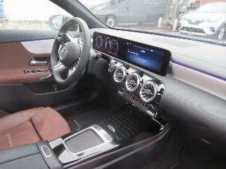 Mercedes Cla-klasse CLA 220d AUT. 9.772KM!!  AMG-LINE  NightPack HalfLeer Navi Panorama/SchuifDak Camera StoelVerwarming... picture 15