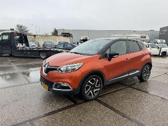 uszkodzony samochody osobowe Renault Captur 0.9 Tce Dynamique 2015/2