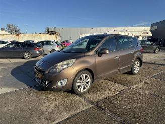 Voiture accidenté Renault Grand-scenic 2.0 Aut. Privilege 2009/7