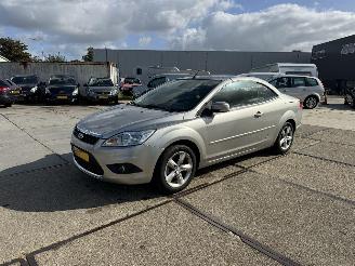 damaged passenger cars Ford Focus Cabrio 1.6 Cool & Sound 2011/11