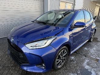 Schadeauto Toyota Yaris Yaris 1.5-l-VVT-i Hybrid CVT Luxury fahrbereit 2021/8