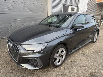 Auto incidentate Audi A3 A3 S-line 40 TFSIe plugin hybrid start en rijd 2023/10