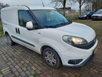 skadebil bedrijf Fiat Doblo 1.3 MJ Cargo Airco 2015/1