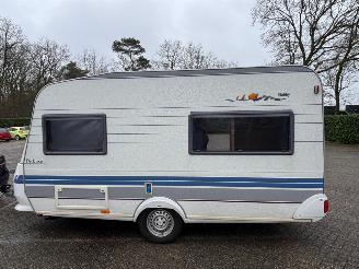 krockskadad bil caravan Hobby  400  SF + Voortent 1997/9