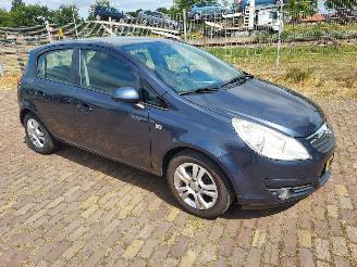krockskadad bil auto Opel Corsa 1.4i  5 deurs + apk 2009/10
