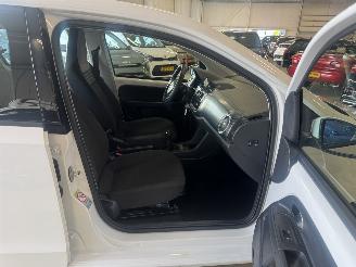 Volkswagen Up! 1.0 44kw AIRCO picture 21