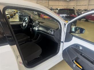 Volkswagen Up! 1.0 44kw AIRCO picture 20