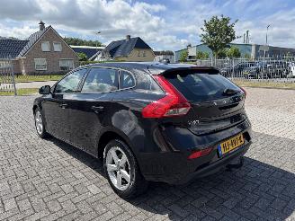 Volvo V-40 2.0 D2 R-Design picture 3