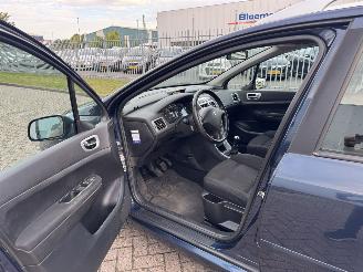 Peugeot 308 SW 1.6 HDi 80Kw AIRCO picture 9