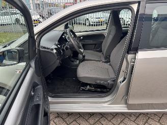 Volkswagen Up! 1.0 44Kw AIRCO picture 13