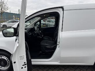 Renault Kangoo E-Tech  44 kWh  Aut. Clima picture 10