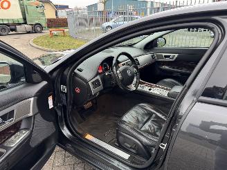 Jaguar XF 3.0 D V6 Luxury picture 9