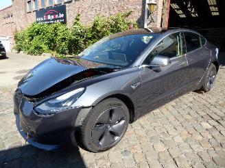 Schadeauto Tesla Model 3 Long Range 2019/12