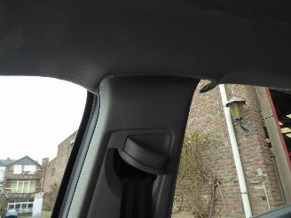 Volkswagen Golf Life picture 12