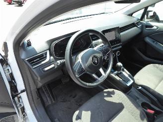 Renault Clio Business Edition E Tech Hybrid picture 11