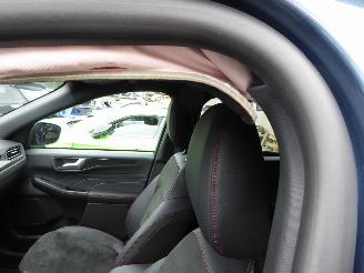 Ford Kuga ST Line X plug-in Hybrid picture 10