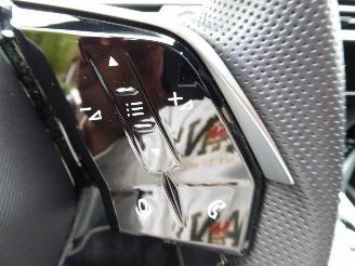 Peugeot 5008 Hybrid 136 GT picture 22