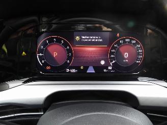 Volkswagen Golf Life picture 14