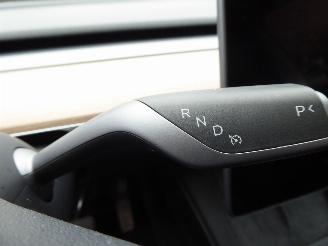 Tesla Model Y Long Range Dual AWD picture 16