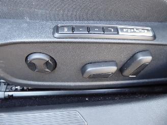 Volkswagen Golf 1.5 eHybrid OPF 110kW DSG Style picture 16