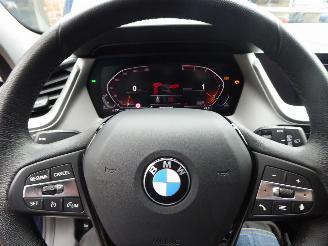 BMW 1-serie 116 d Advantage picture 16