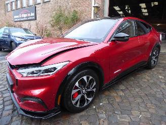 krockskadad bil auto Ford Mustang Mach-e Premium AWD 2021/8