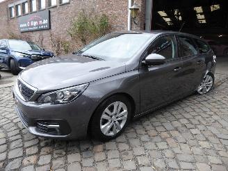 krockskadad bil auto Peugeot 308 SW Active Pack 2021/9