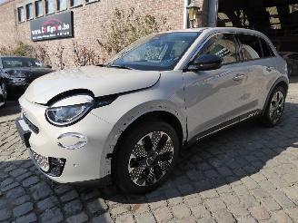 Voiture accidenté Fiat 600 Hybrid La Prima 2025/10