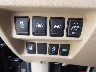 Nissan X-Trail Tekna 4x4 picture 23