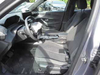 Peugeot e-2008 Active picture 9