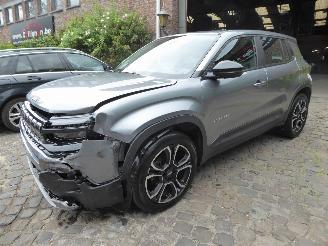 krockskadad bil auto Jeep Avenger Altitude 2024/2