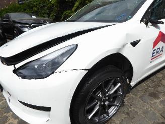Tesla Model 3  picture 2
