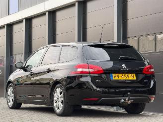 Peugeot 308 1.6 BlueHDI Blue Lease Executive Pack picture 3