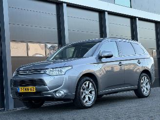 occasion passenger cars Mitsubishi Outlander 2.0 PHEV instyle Dak Camera Leer 2014/4