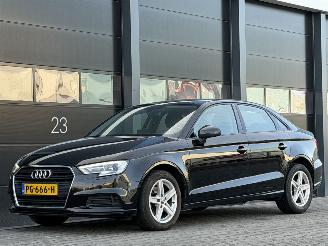 Gebrauchtwagen PKW Audi A3 LIMOUSINE 1.6 TDI Navi Xenon EURO-6 2017/6
