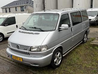 Vaurioauto  passenger cars Volkswagen Multivan 2.5 TDI Camper 2002/4