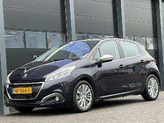 Käytettyjen passenger cars Peugeot 208 1.6 BlueHDi Executive Pano Camera Clima 2015/10