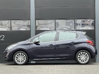 Peugeot 208 1.6 BlueHDi Executive Pano Camera Clima picture 6
