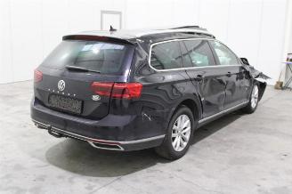 Volkswagen Passat  picture 3