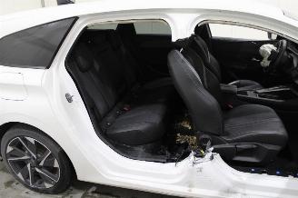 Peugeot 308  picture 8