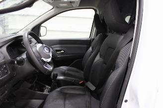 Renault Express  picture 11